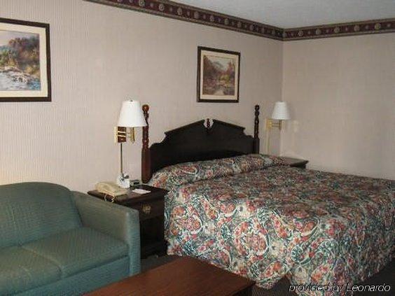 Clarksville Inn Room photo